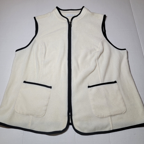 Susan Graver Jackets & Blazers - Susan Graver‎ Plus Size 1X Plush Lightweight Vest